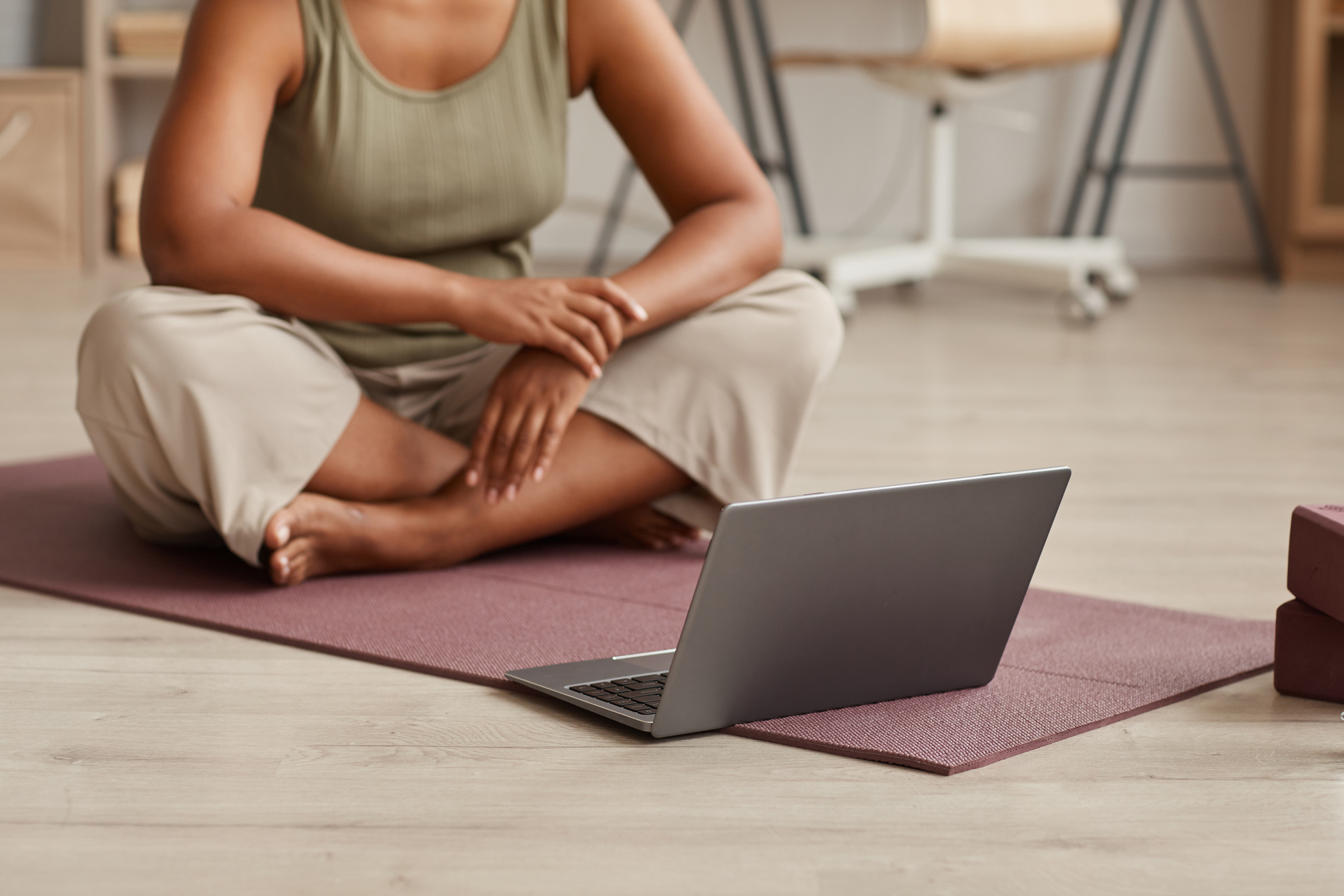 Watching yoga exercise online